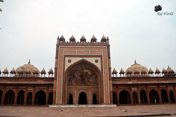 Buland Darwaza