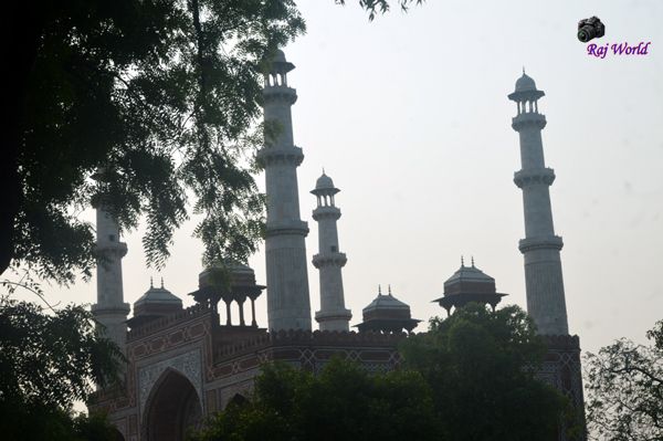 Jahangir Gate