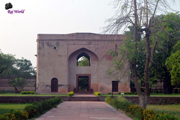 Kanch Mahal
