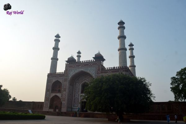 Jahangir Gate