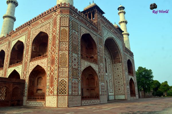 Jahangir Gate