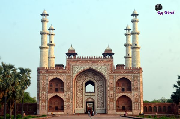 Jahangir Gate