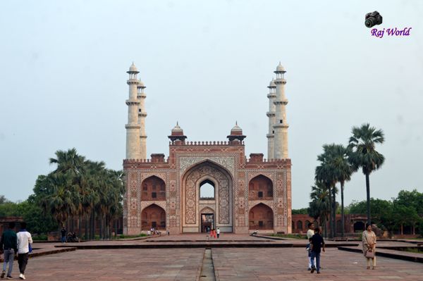 Jahangir Gate