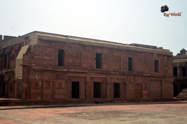 Akbari Mahal