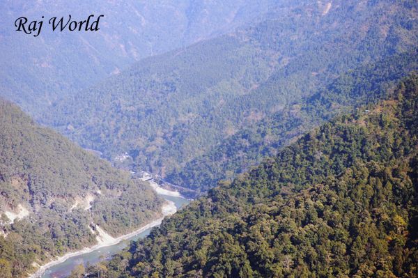 River Teesta flows